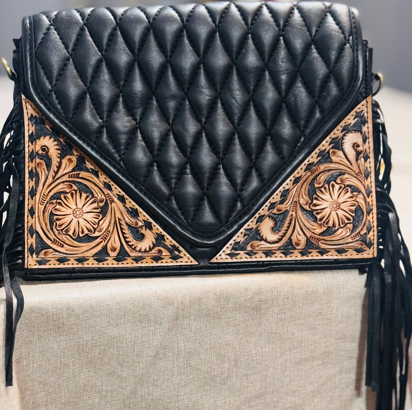 Quilt of glamour+ - quilted and hand tooled leather
