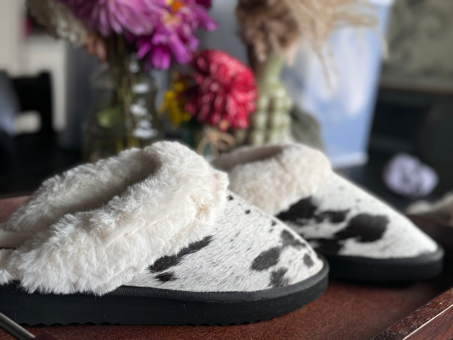 size 10 cowhide slippers (