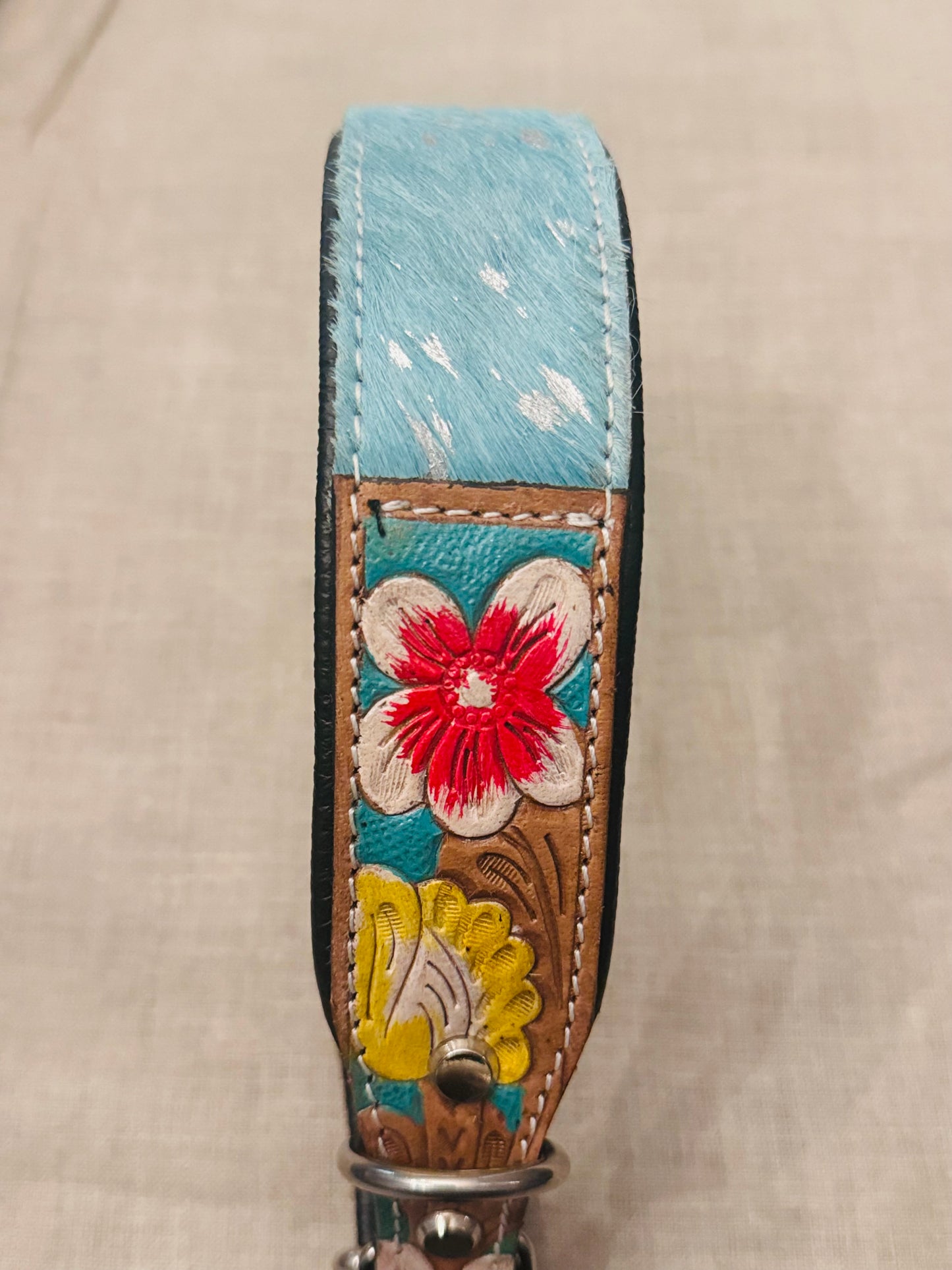 Pup collars with cowide