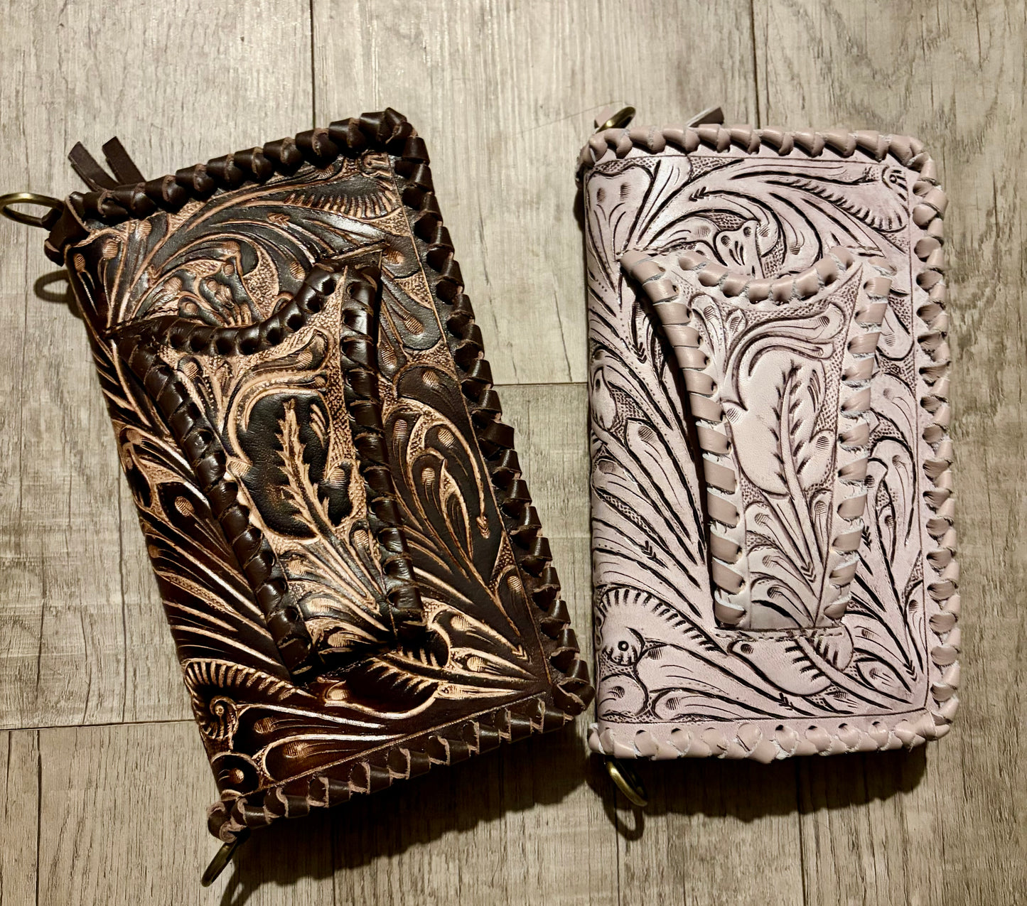 Deep carve diva clutch