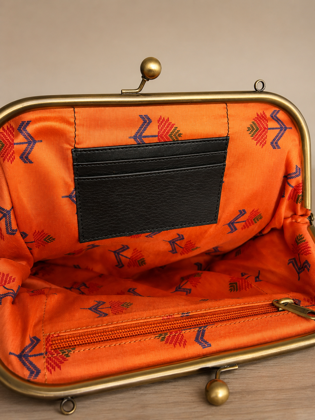 Vintage frame cowhide bag ￼